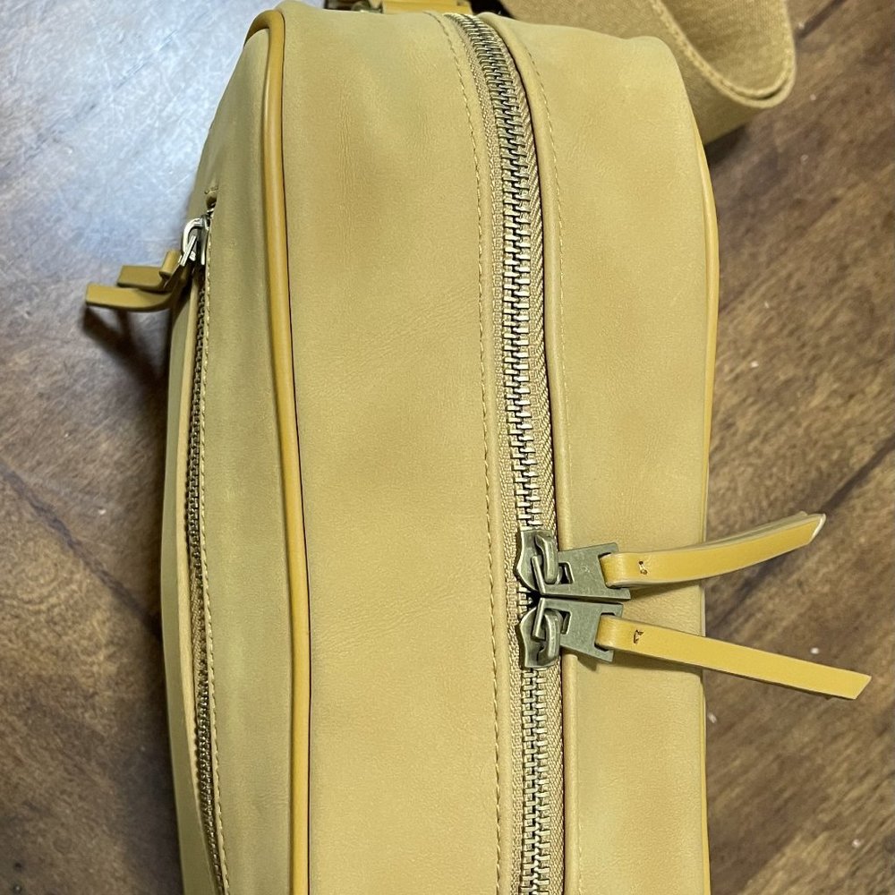 Universal Thread Purse - image 2